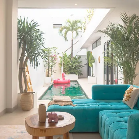 Villa Vivid In Kedungu